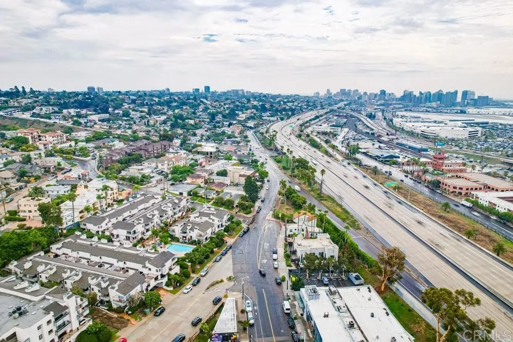https://cdn.realtyfeed.com/cdn/127/306024182/29eeea97a19d1b92e4992e9f9bbc559a.webp