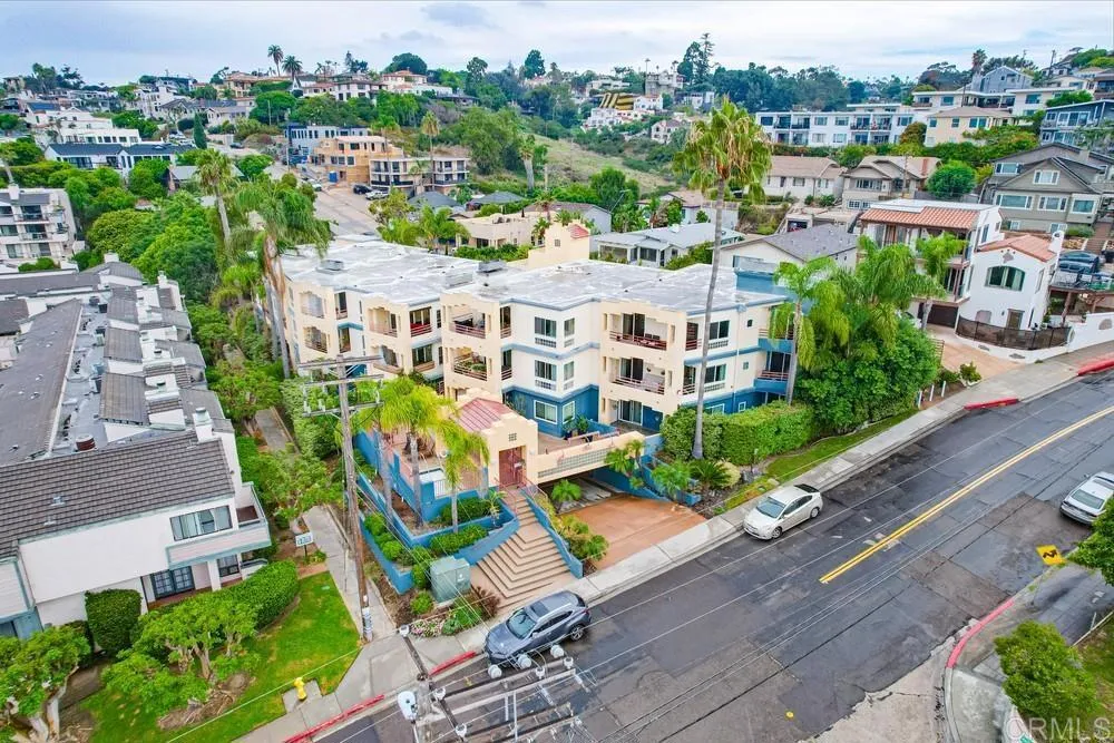 https://cdn.realtyfeed.com/cdn/127/306024182/5b3878086ca8764717524c5d5cf36148.webp