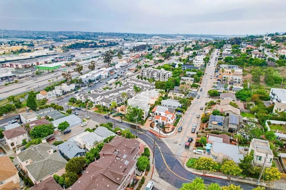 https://cdn.realtyfeed.com/cdn/127/306024182/a29443d69e1a105f6374521f40d55b71.webp