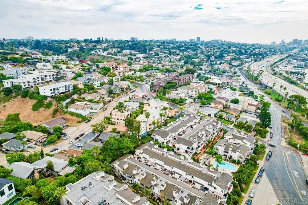 https://cdn.realtyfeed.com/cdn/127/306024182/db2caf5553b427bb45a71a567dda7eff.webp