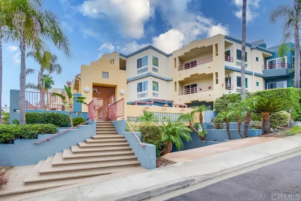 https://cdn.realtyfeed.com/cdn/127/306024182/efee7cac8866a979b93576f4e58c6a29.webp