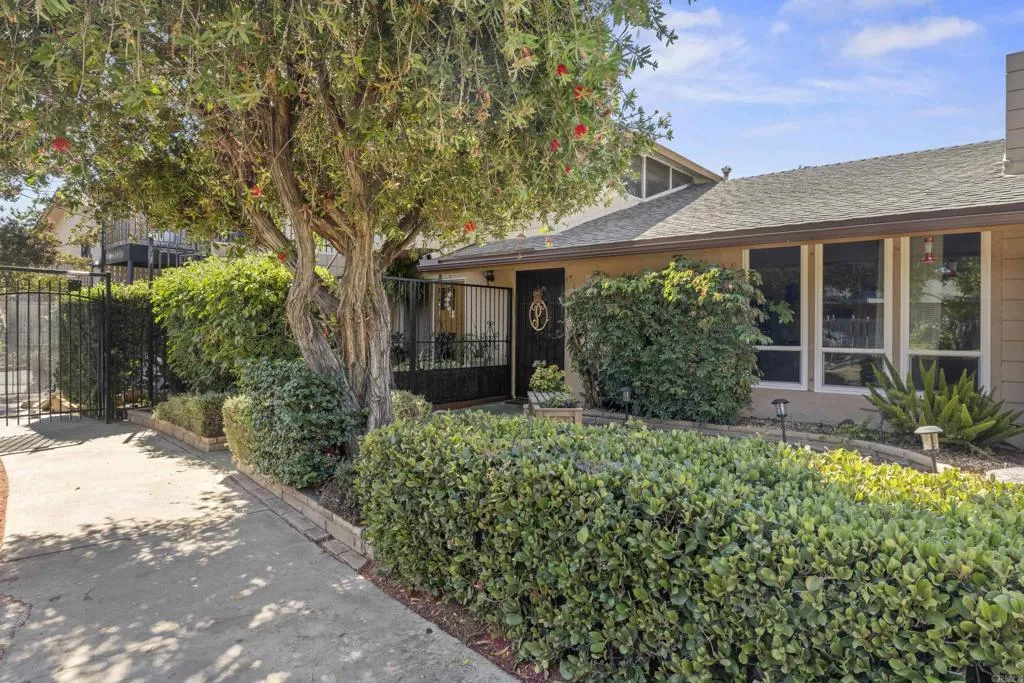 Photo #2: PTP2304724 Listing 