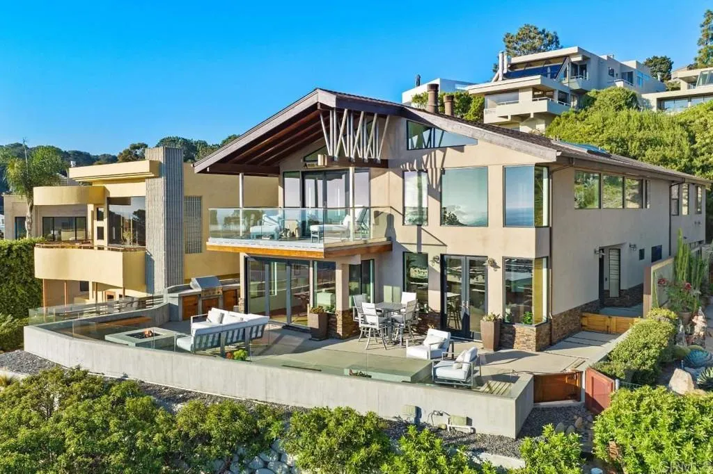 https://cdn.realtyfeed.com/cdn/127/306026193/133d20f62dc919314f273a3a50989df9.webp
