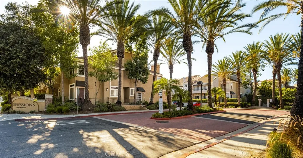 25062  Camino Del Mar