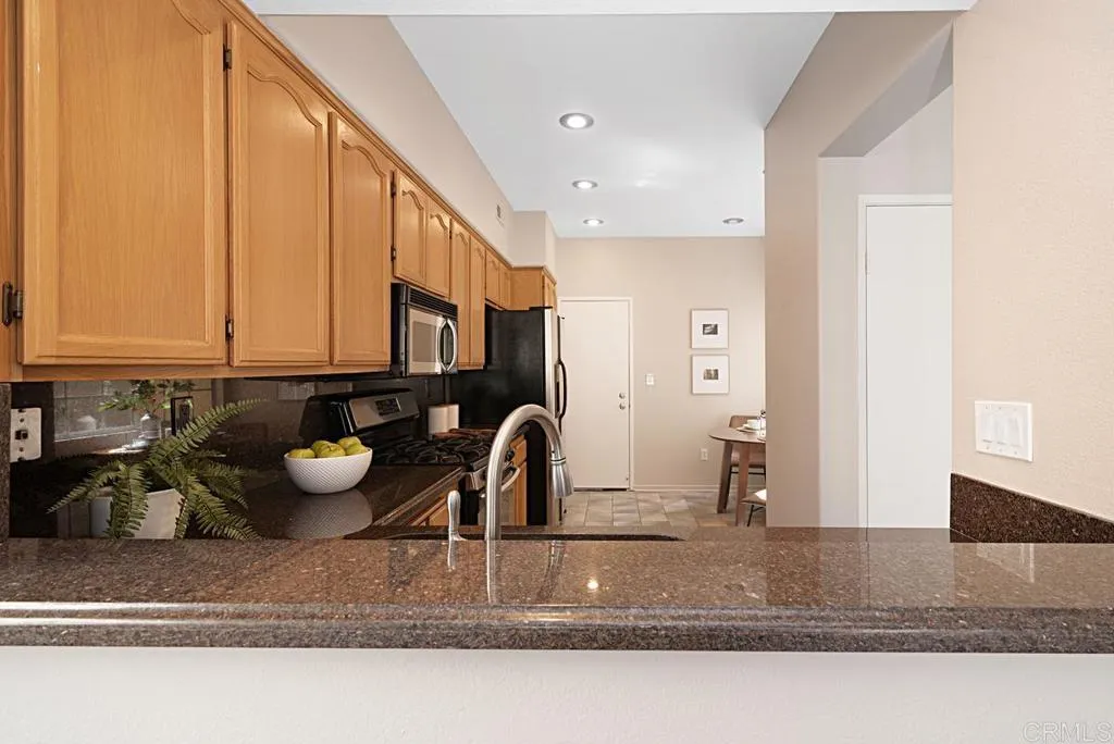 Photo #6: PTP2304840 Listing 
