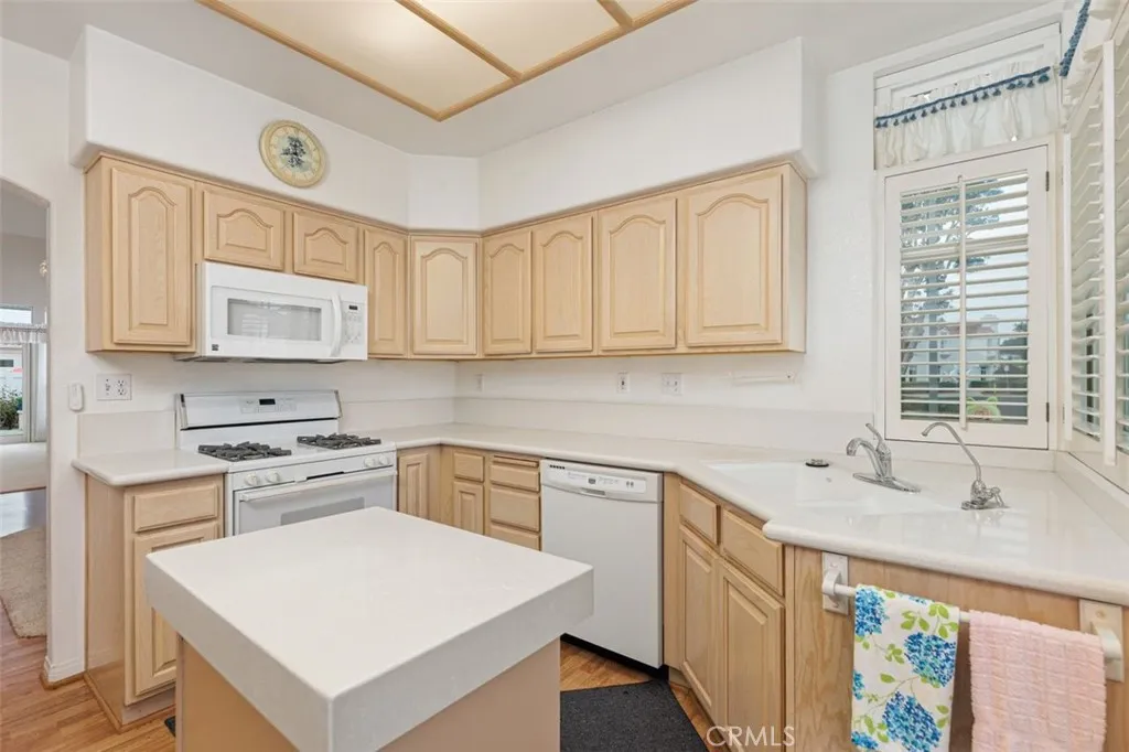 Photo #2: SW23182303 Listing 