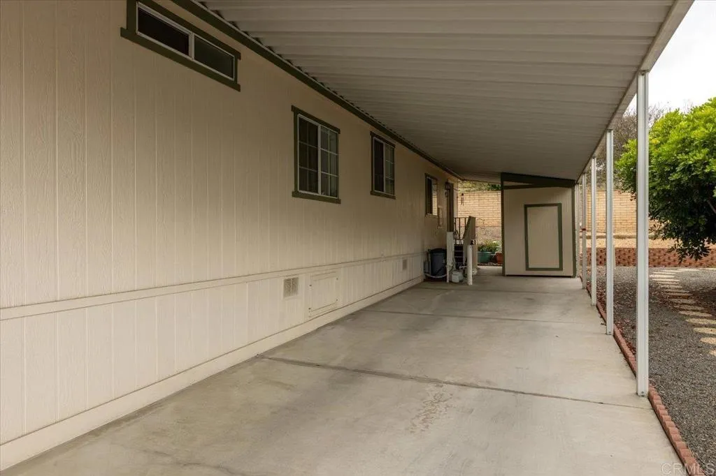 https://cdn.realtyfeed.com/cdn/127/306032062/79ea10cabcde251087f2c4ee1c0012d8.webp