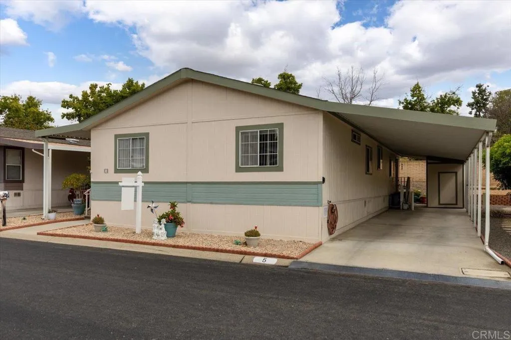 https://cdn.realtyfeed.com/cdn/127/306032062/b88512b6fdf906529e8f1d5e0cd26cd6.webp