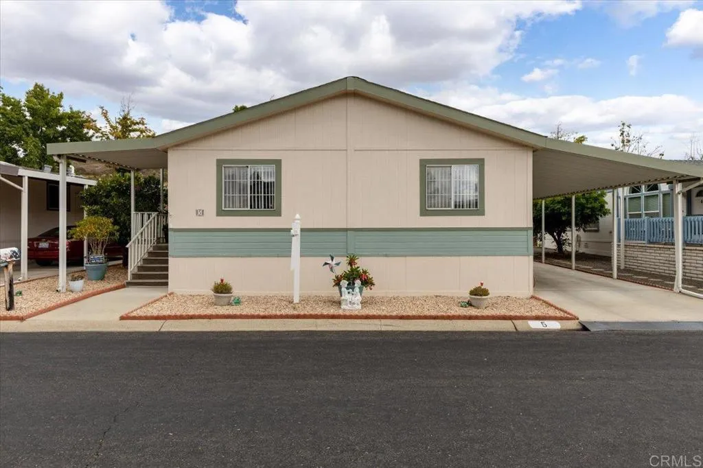 https://cdn.realtyfeed.com/cdn/127/306032062/edde0aca42a6d403b7c436b2c9c01a2e.webp