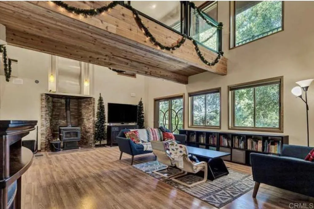 https://cdn.realtyfeed.com/cdn/127/306032751/37f214a35eb72e073a9831ba92074523.webp