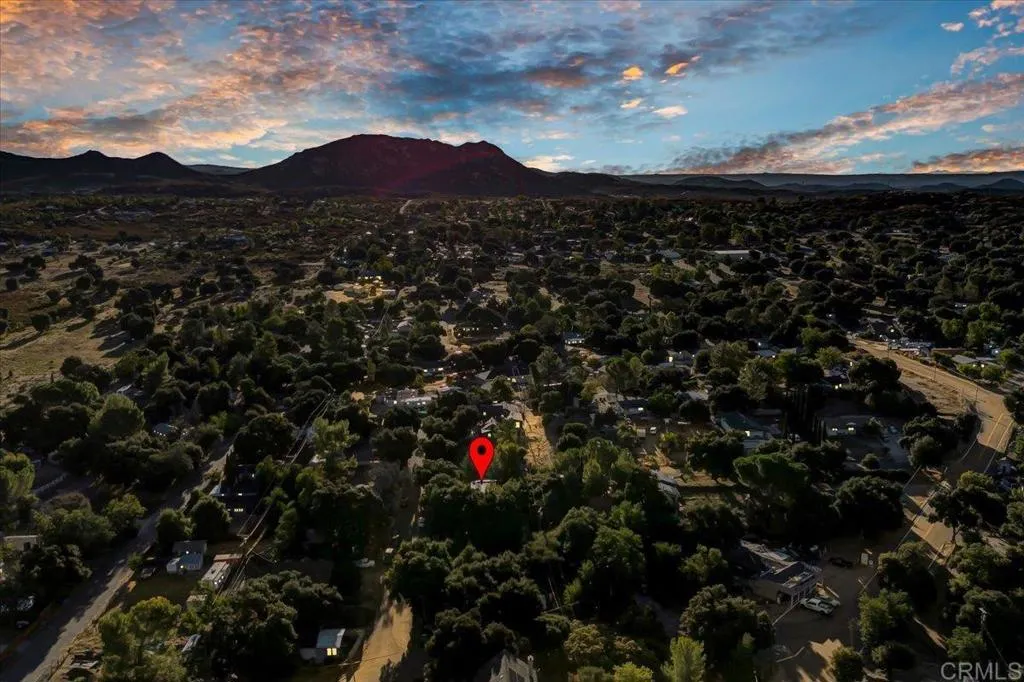 https://cdn.realtyfeed.com/cdn/127/306032751/7206a4e4491302a00fc15a8503d0a0ac.webp