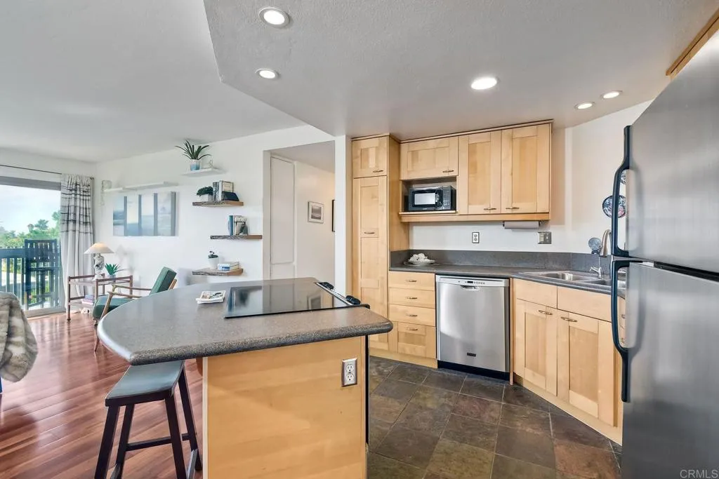 https://cdn.realtyfeed.com/cdn/127/306034689/1cd53edf8086753ef956188db058b049.webp
