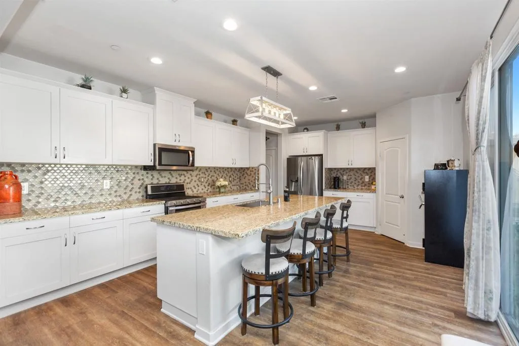 https://cdn.realtyfeed.com/cdn/127/306039371/3f2467ba04cfc39499334c066dae38d6.webp