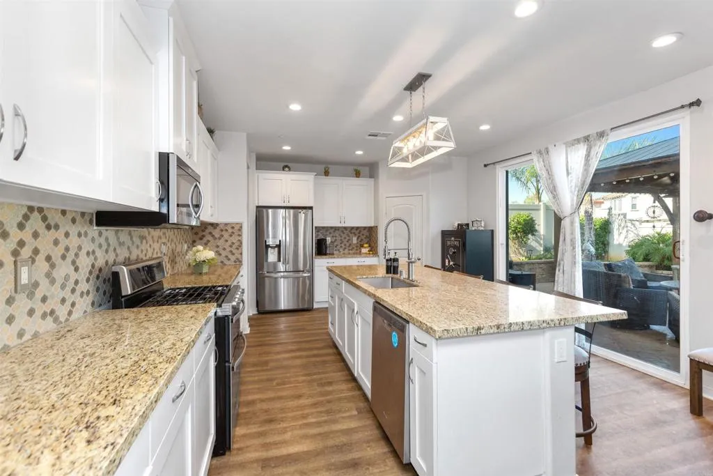 https://cdn.realtyfeed.com/cdn/127/306039371/f44d9bbc3d3f19e9d8df502282c32258.webp