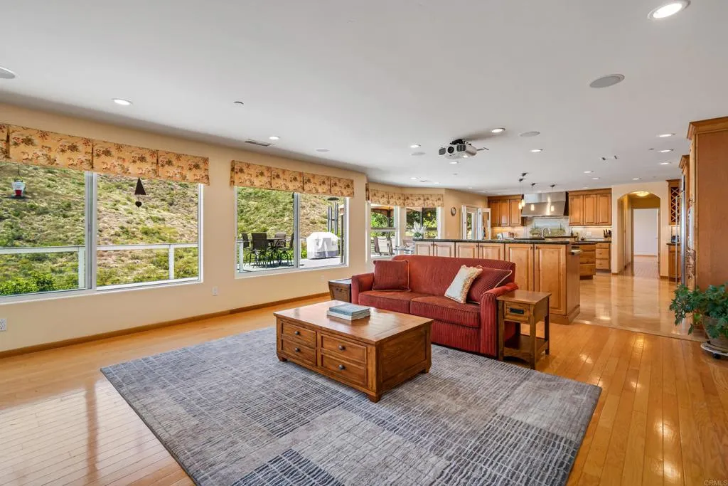 https://cdn.realtyfeed.com/cdn/127/306042374/17ef6b7ac080bca73f33f45be9c052aa.webp