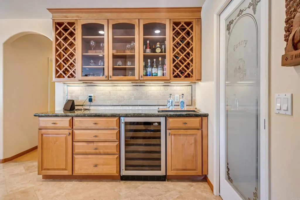 https://cdn.realtyfeed.com/cdn/127/306042374/1d112dde46e8cedfa6fe38466b761115.webp