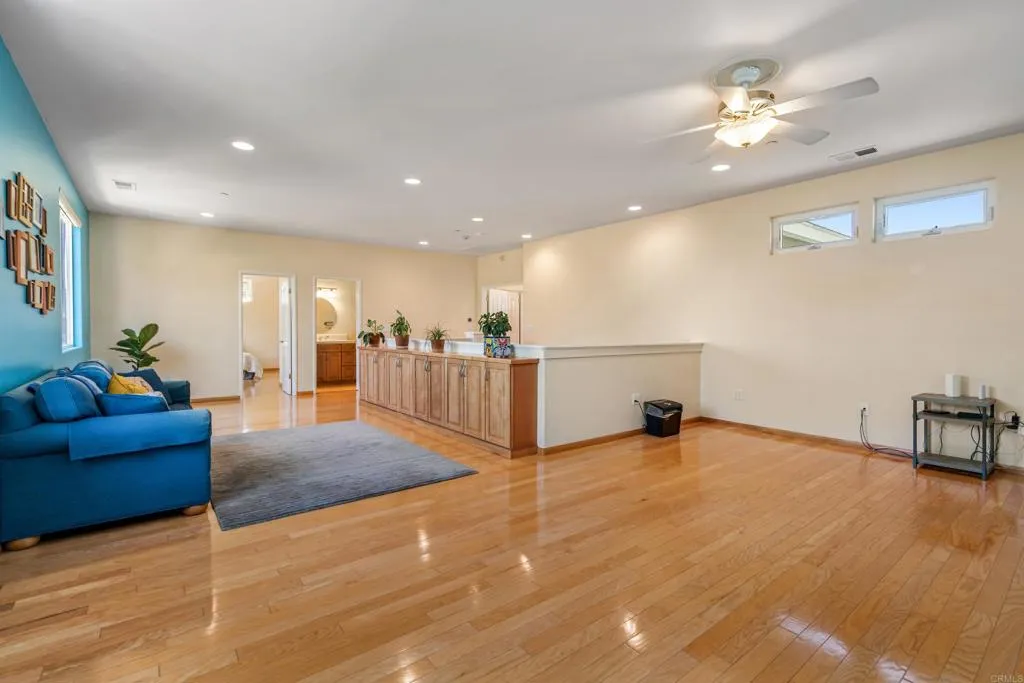 https://cdn.realtyfeed.com/cdn/127/306042374/3d86f067ceee53ee3c3897533033f771.webp