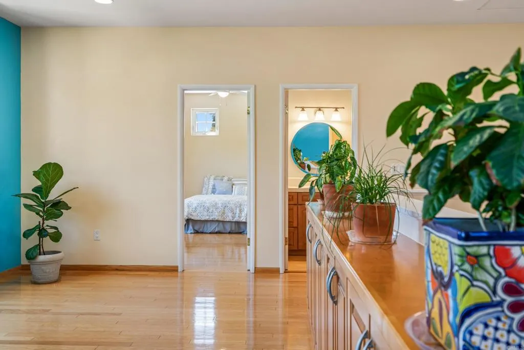 https://cdn.realtyfeed.com/cdn/127/306042374/c14edb96bd12e64cc1d3d66775be36b8.webp