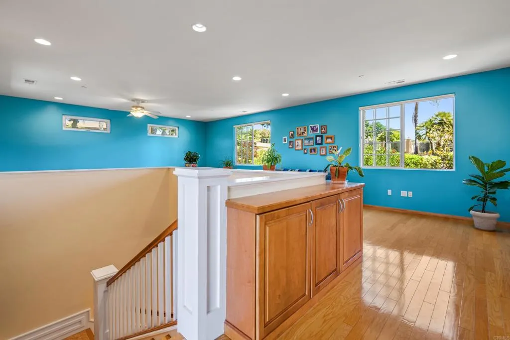https://cdn.realtyfeed.com/cdn/127/306042374/c3a3edfabbb552db6cfbaca6d8f86c09.webp