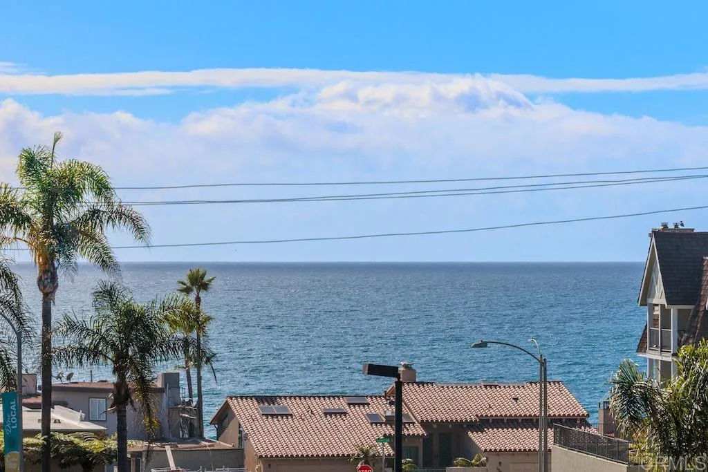 https://cdn.realtyfeed.com/cdn/127/306043902/9046d2b7d820d63d56469885e3f4996c.webp
