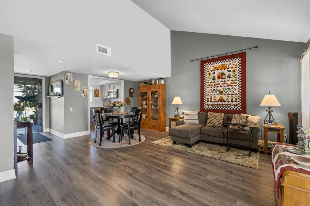 Photo #3: NDP2308388 Listing 