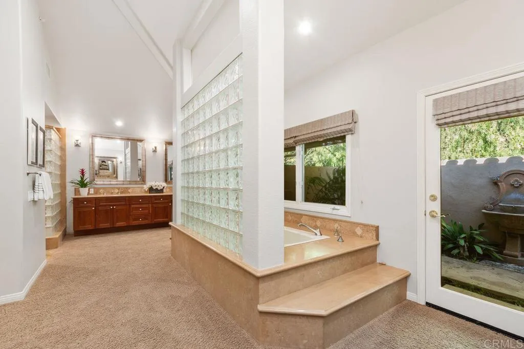 https://cdn.realtyfeed.com/cdn/127/306050095/277a4167f7390527f8498551baae0ef9.webp
