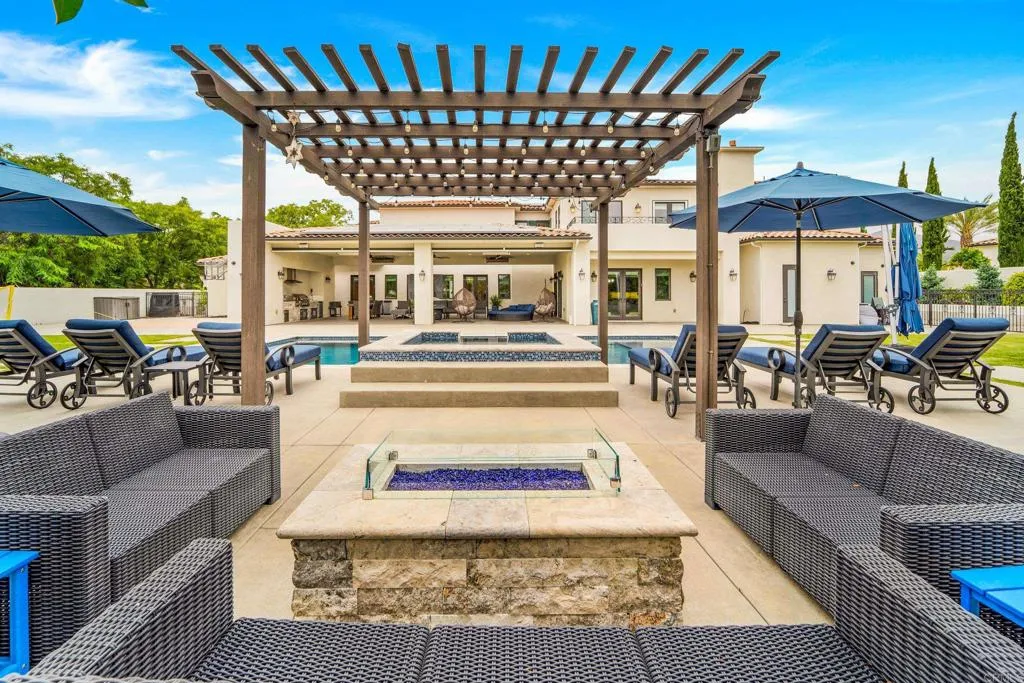 https://cdn.realtyfeed.com/cdn/127/306050778/8e6552886e90566bc98a9c54facb8e0f.webp