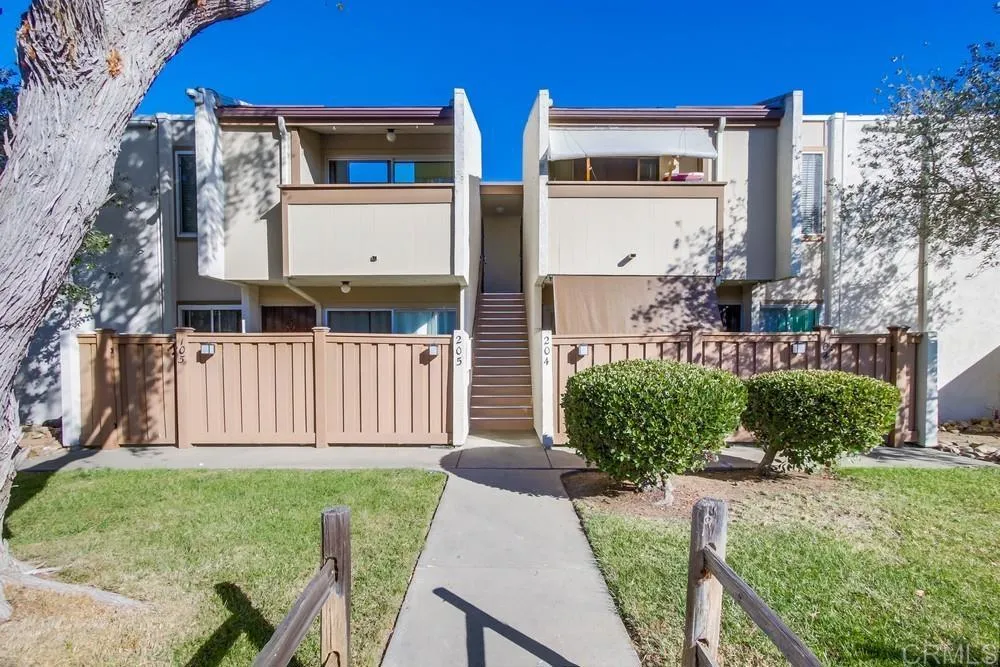 Photo #3: PTP2305520 Listing 