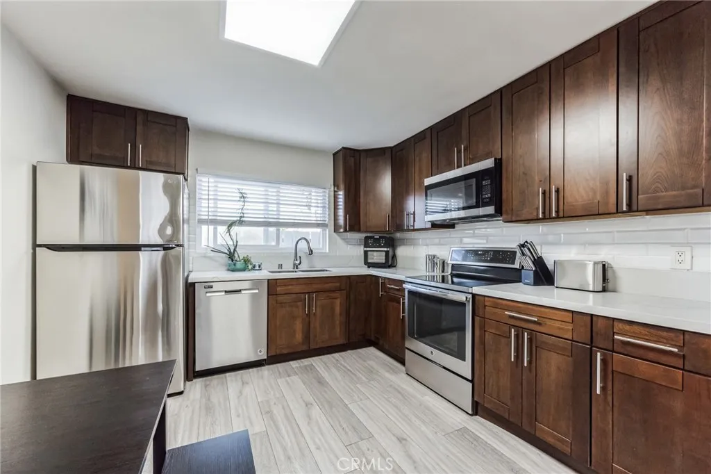 Photo #4: OC23206288 Listing 
