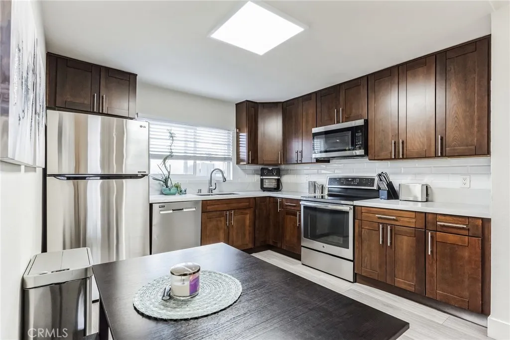 Photo #5: OC23206288 Listing 
