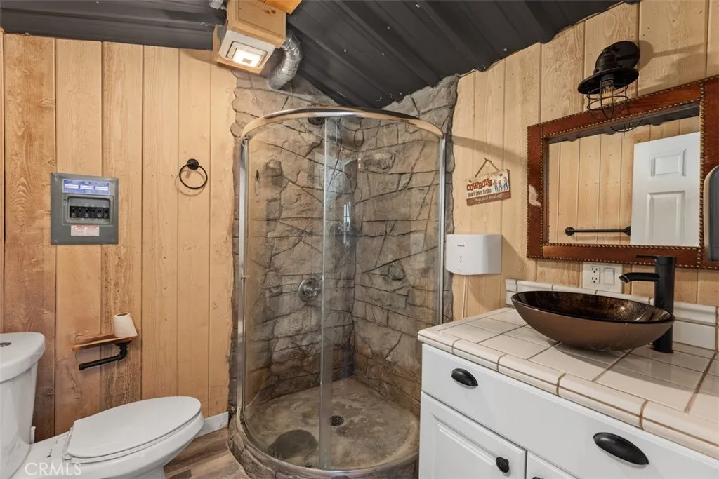 https://cdn.realtyfeed.com/cdn/127/306051916/3303f8e39703d3f1f1d97e9160020432.webp