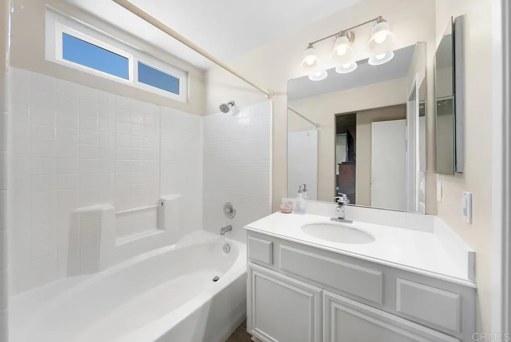 https://cdn.realtyfeed.com/cdn/127/306052598/0161f02d7bb2df6214a217f6b7ef75fe.webp