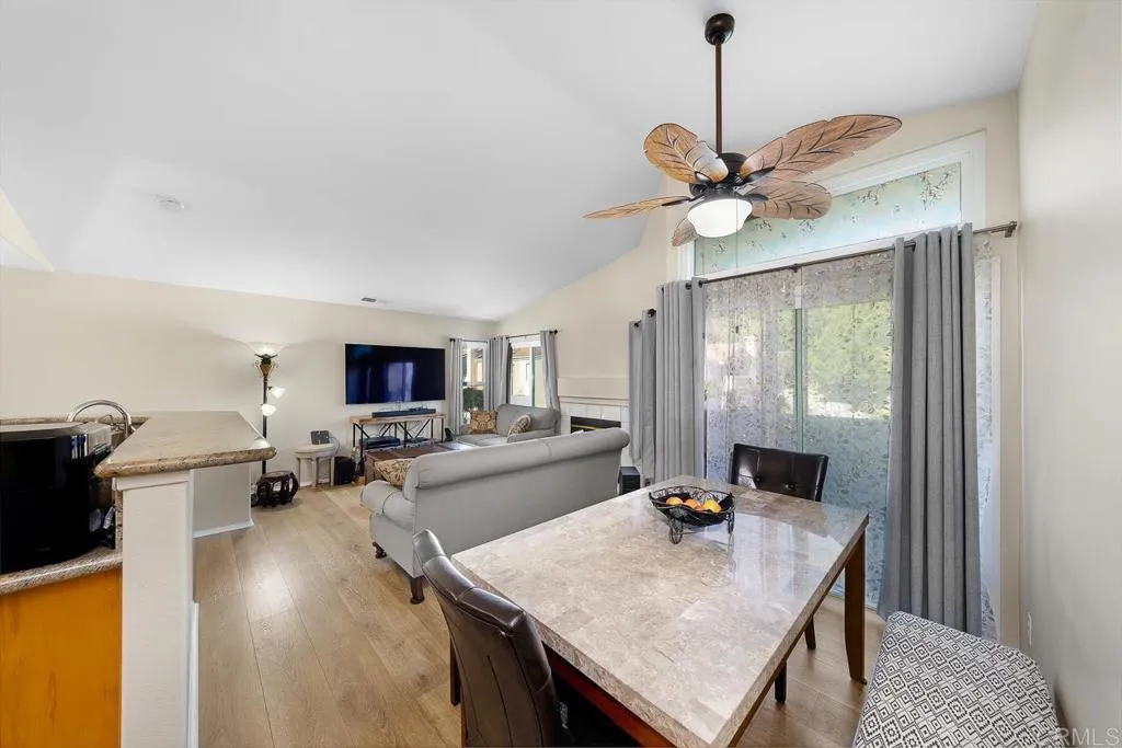 https://cdn.realtyfeed.com/cdn/127/306052598/2fa6665f7d1c48b738bd726e350f1708.webp