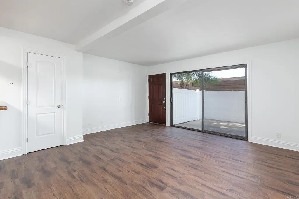 Photo #2: PTP2305640 Listing 