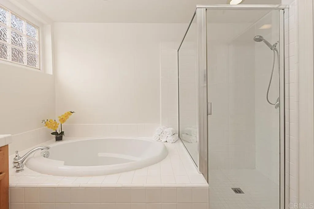 https://cdn.realtyfeed.com/cdn/127/306056464/00dc039e2a4fcc4ec62a02d7b61ae5a1.webp