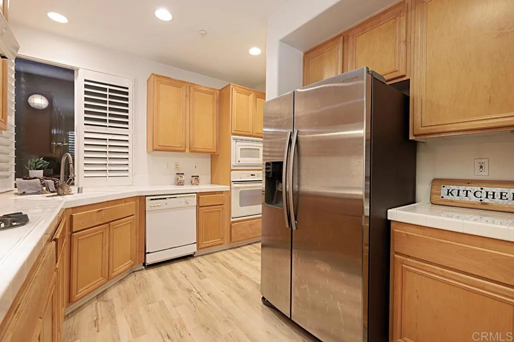 https://cdn.realtyfeed.com/cdn/127/306056464/7e09dcae9654dcb66f4971d18e9360c2.webp