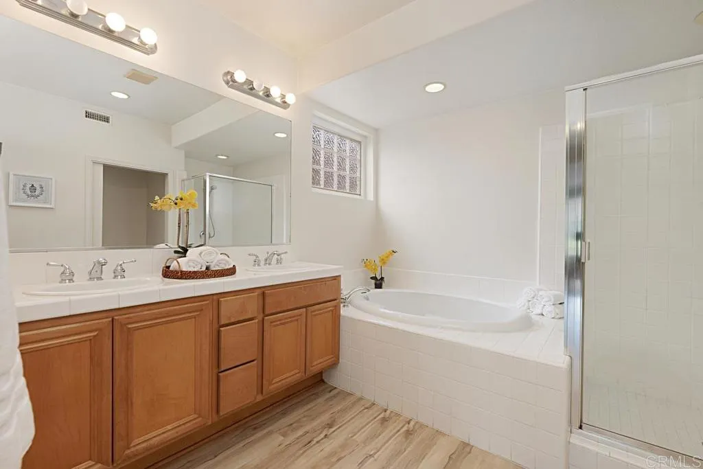 https://cdn.realtyfeed.com/cdn/127/306056464/ee48450cff2c350283ed6ab20103abf0.webp