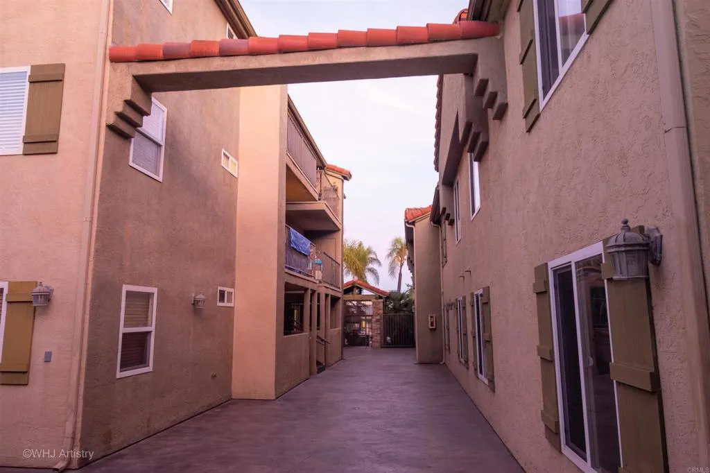 Photo #5: PTP2305691 Listing 