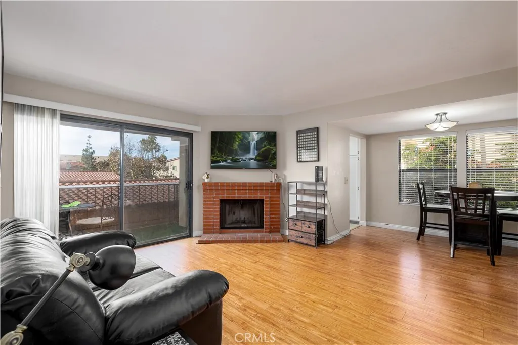 https://cdn.realtyfeed.com/cdn/127/306058480/42b44282bdd8876e961bc3e7f07c721b.webp