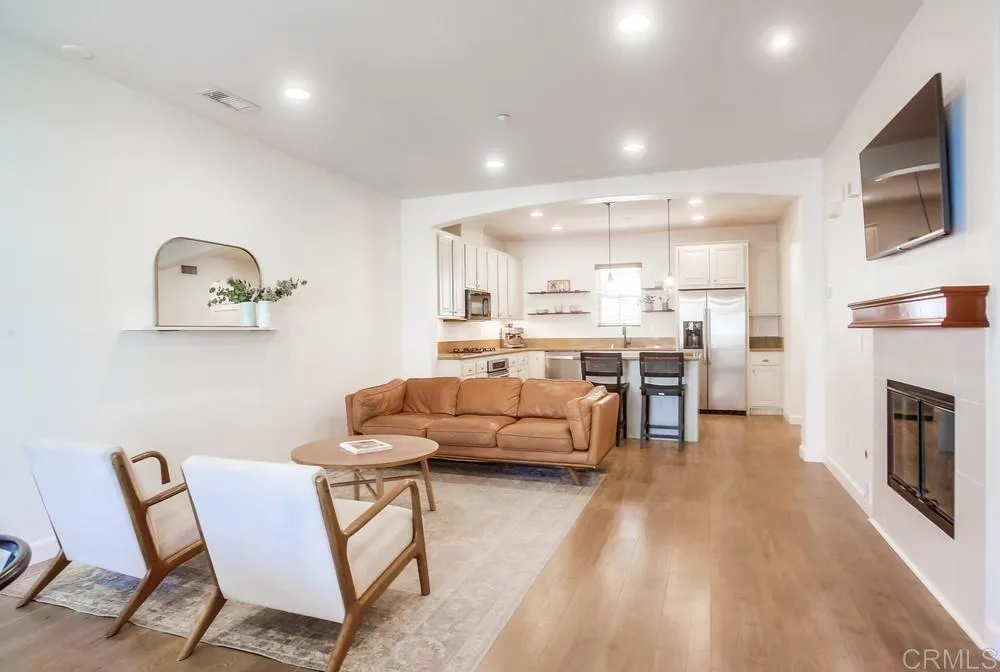 MLS: PTP2305786 Condo For Sale