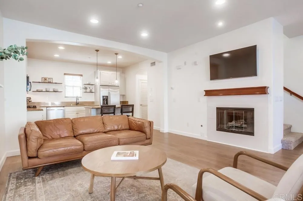 Photo #5: PTP2305786 Listing 