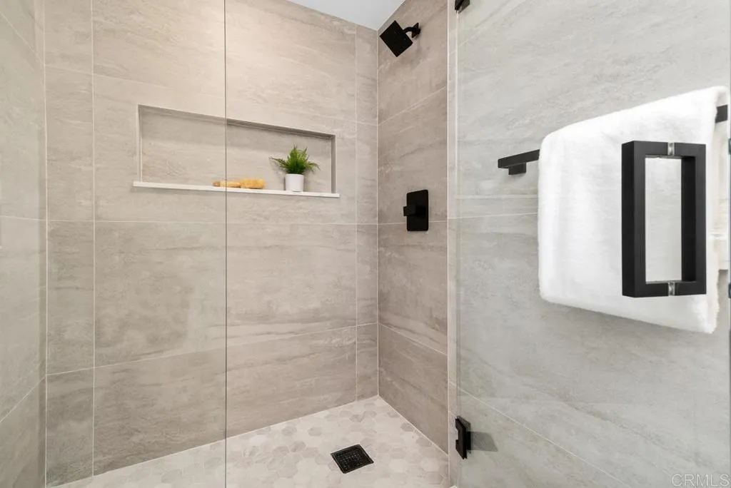 https://cdn.realtyfeed.com/cdn/127/306061007/2105f7d3ea49020481efdbd253f8d9ce.webp