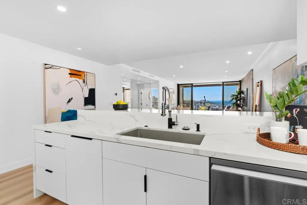 https://cdn.realtyfeed.com/cdn/127/306061007/efe13657edc939232432df151fe2b282.webp