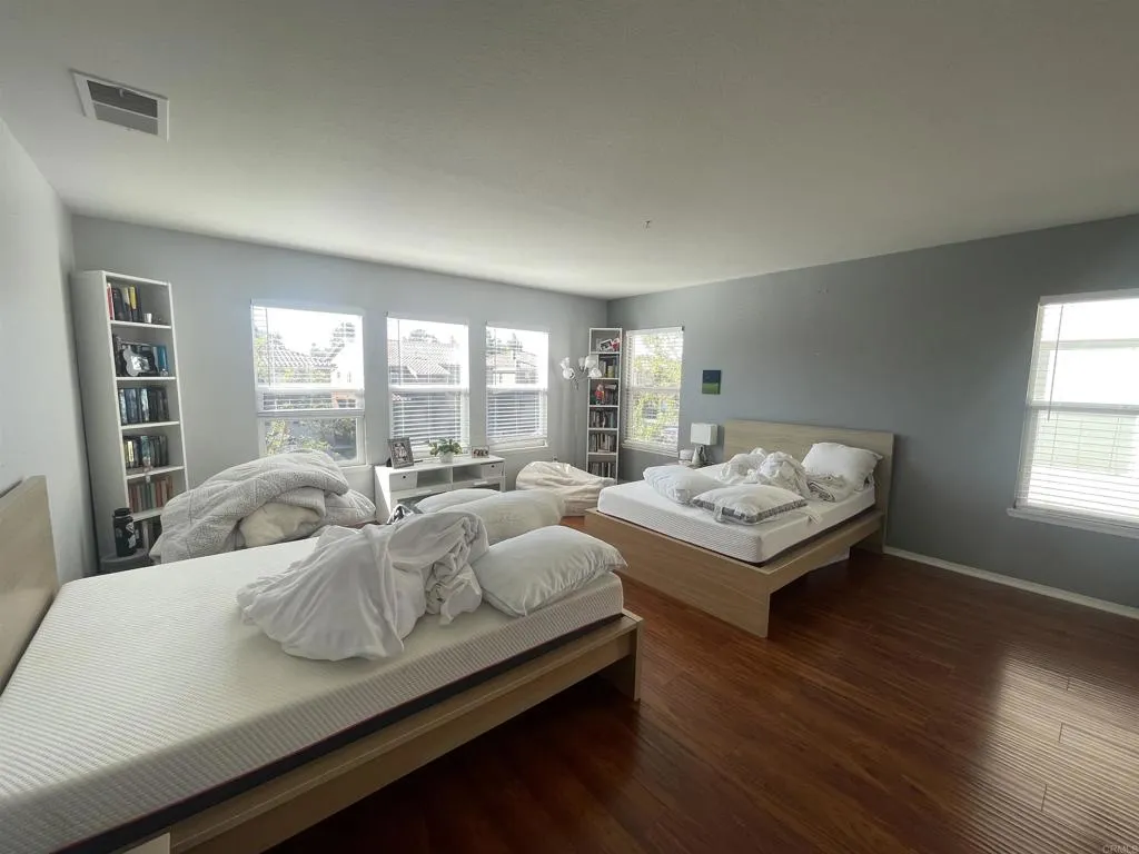 https://cdn.realtyfeed.com/cdn/127/306061227/5260fb245e0b91108b72ea901fe086e5.webp