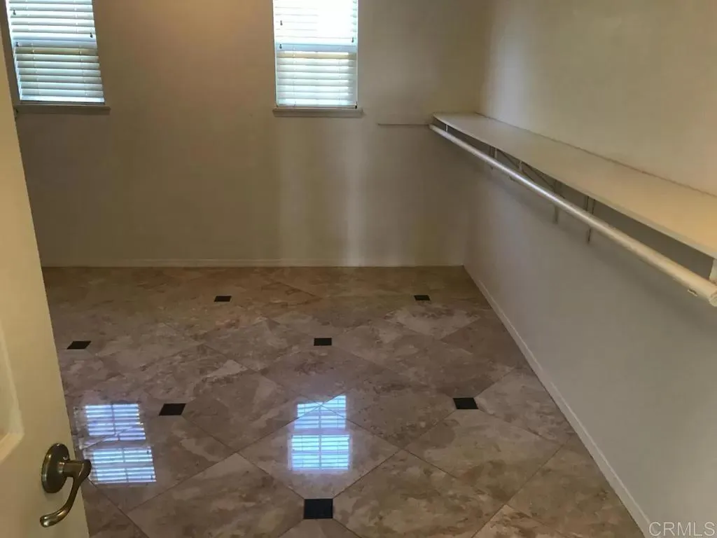 https://cdn.realtyfeed.com/cdn/127/306061227/6df26c823c406938ee8823240a3b42d7.webp