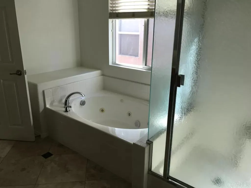 https://cdn.realtyfeed.com/cdn/127/306061227/8946e83191ea095146477ca7b0a6921c.webp