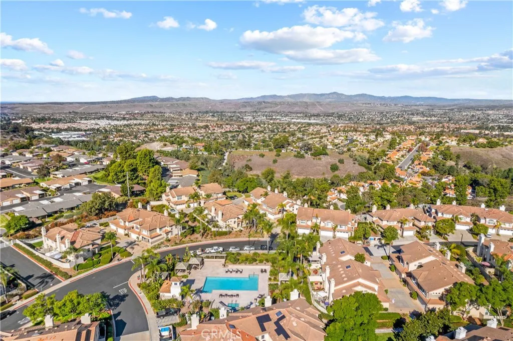 https://cdn.realtyfeed.com/cdn/127/306061509/46cc9fde705ca6356638f6e2ebad83e3.webp