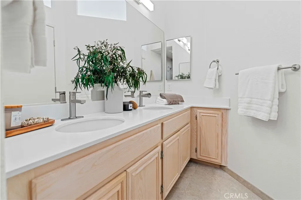 https://cdn.realtyfeed.com/cdn/127/306061509/e7d3a1e2e80ff76d572d13881e3bda43.webp