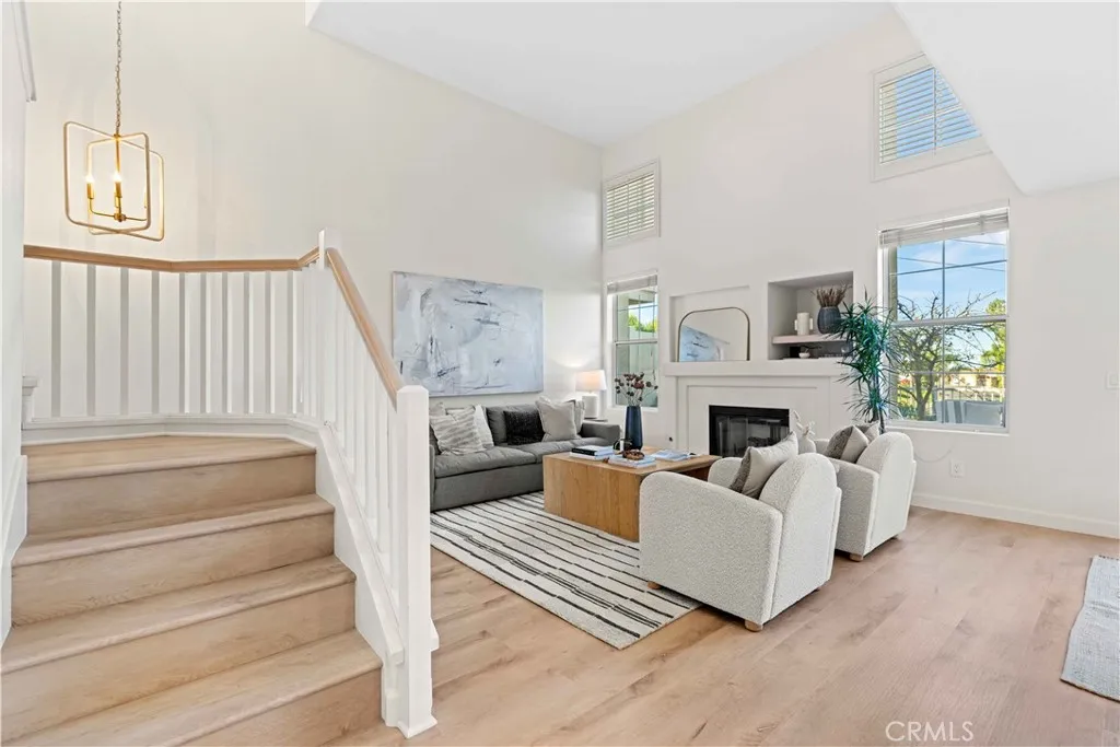https://cdn.realtyfeed.com/cdn/127/306061509/edc5ff854a976efe3f200bee1ef4ee45.webp