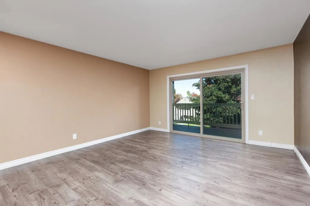 Photo #4: PTP2305864 Listing 